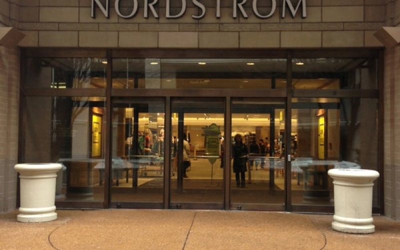 Nordstrom | Oak Brook, IL | W.E. O'Neil Construction